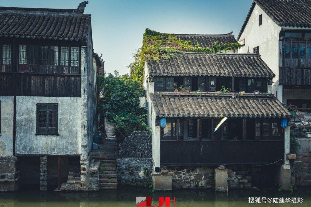 这是什么动漫?酷狗音乐的视频“maximum black”,好像陨石撞地球了-专业问答网站